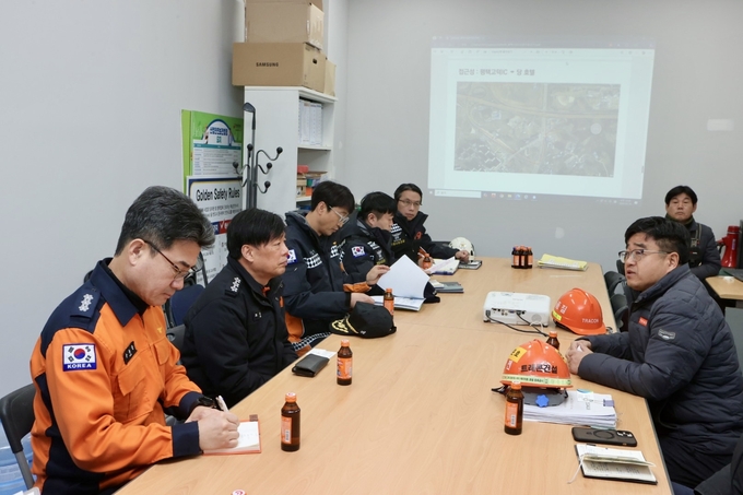  18일 조선호 경기도소방재난본부장이 평택시 고덕면에 위치한 호텔 공사장 현장을 방문해 점검을 실시했다. (사진=경기도소방재난본부 제공)