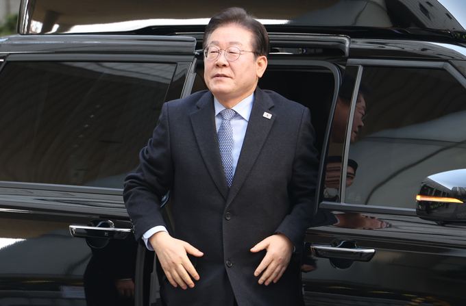 이재명 더불어민주당 대표가 지난 14일 서울 서초구 서울중앙지방법원에서 열린 ‘대장동 배임·성남FC 뇌물’ 1심 속행 공판에 출석하고 있다. (사진=연합뉴스)