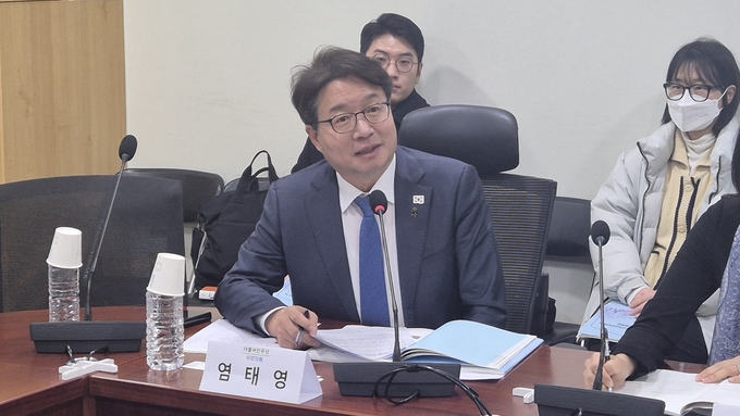 염태영(민주·수원무) 의원이 26일 국회 의원회관 제5간담회의실에서 열린 ‘장기 공공지원민간임대주택 및 거주자 친화적 특화형 공공임대주택 공급 확대 방안 토론회’에 참석해 발언하고 있다. (사진=김한별 기자)