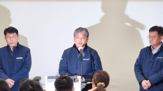  28일 주우정 현대엔지니어링 대표가 안선 고속도로 공사장 붕괴 사고 브리핑을 연 모습. (사진=박진석 기자)