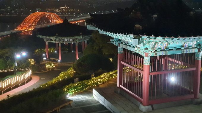 고양시는 오는 8일부터 매주 둘째, 넷째 주 토요일에 한강 야경을 조망할 수 있도록 행주산성을 개장한다. (사진=고양시 제공)
