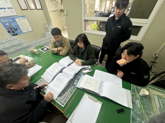 경기도 건설현장 건설기계임대차계약 불시 합동점검. (사진=경기도 제공) 