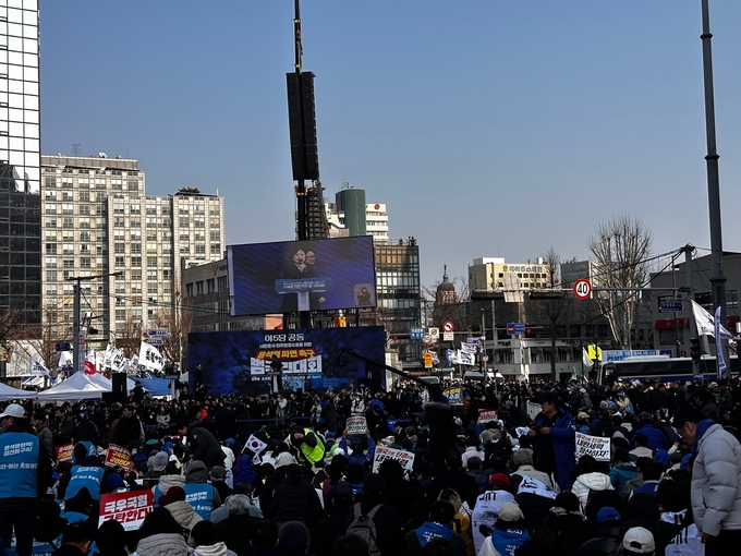 8일 서울 안국동 사거리에서 탄핵 촉구 집회 모습. (사진=박희상 수습기자)