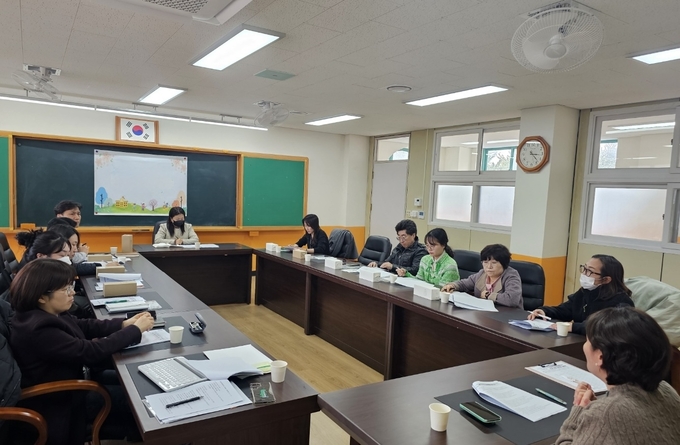 지난 7일 인천서부교육지원청이 학생맞춤통합지원협의회를 열고 긴급지원을 결정했다. ( 사진 = 인천서부교육지원청 제공 )
