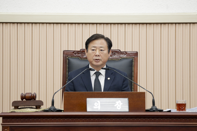 구리시의회 신동화 의장이 “백경현 구리시장의 의회 불출석에 따른 긴급 입장문‘을 내놓았다. (사진=신동화 의장 제공)