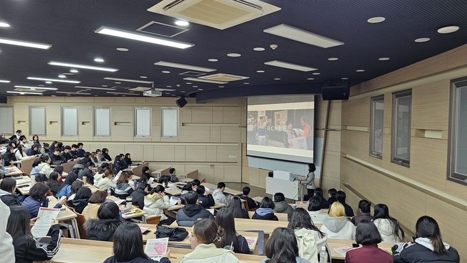 두원공과대학교 RCY 학생들이 대한적십자사 경기도지사 RCGC 프로그램에 함께하고 있다. (사진=대한적십자사 경기도지사 제공)