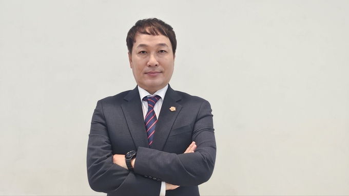 11일 수원 미디어센터에서 열린 인터뷰에서 박길영 수원FC 위민 감독이 포즈를 취하고 있다. (사진=공동취재단) 