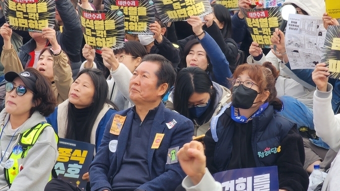  정청래 더불어민주당 의원이 윤석열 대통령 탄핵 촉구 집회에 참석했다. (사진=박진석 기자)