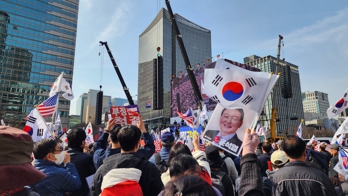 15일 서울 광화문 일대에서 전광훈 사랑제일교회 목사를 주축으로 한 '대한민국바로세우기운동본부(대국본)'의 탄핵 반대 집회가 열렸다. (사진=박진석 기자)