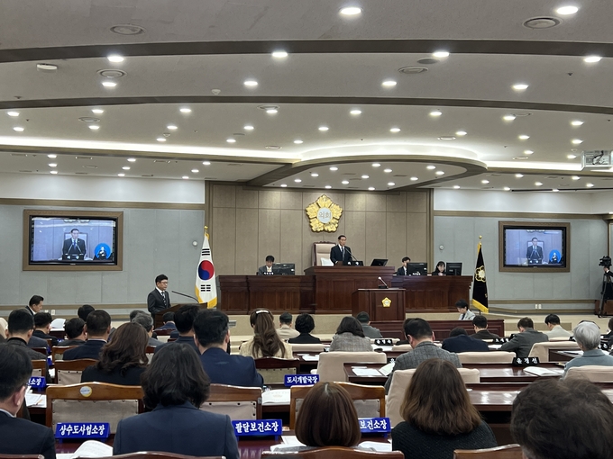 20일 수원시의회 본회의장에서 제391회 임시회 제2차 본회의가 개회했다. (사진=장진 기자)