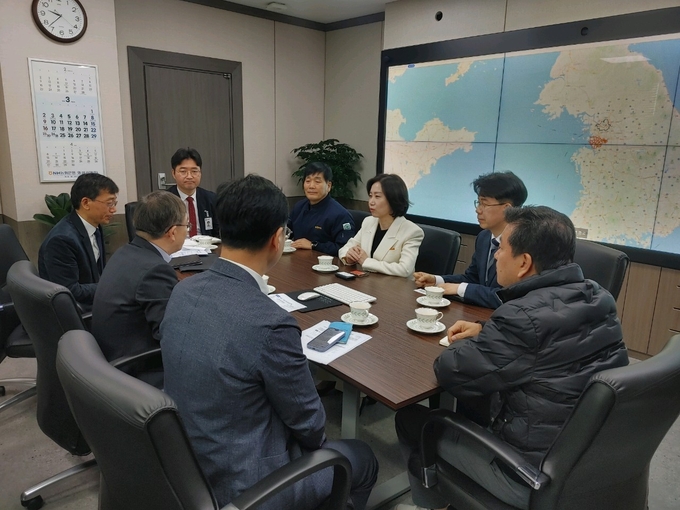 허은아 전 개혁신당 대표는 20일 오전 화성특례시청을 찾아 조승문 제2부시장과 배정수 화성시의회 의장을 차례로 예방했다. (사진=허 전 대표 측 제공)