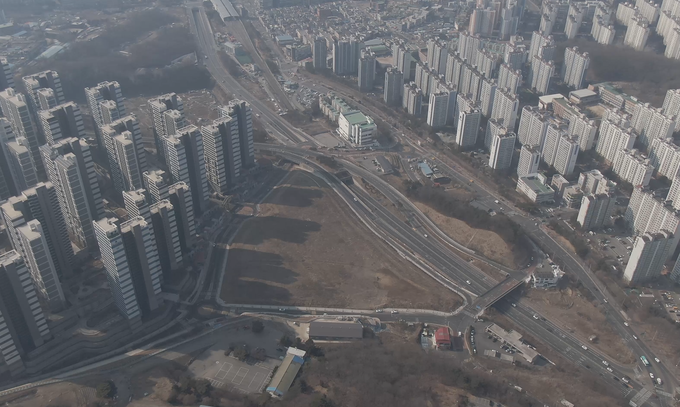 남양주시는 경기 동북부 공공의료원 설립 부지 (가운데 공터) 에 경관개선을 위한 대규모 초화단지를 조성한다. (사진=남양주시 제공)