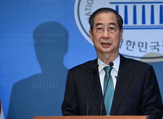 한덕수 전 국무총리가 2일 오전 서울 여의도 국회에서 제21대 대통령선거 출마선언 기자회견을 하고 있다. (사진=옥지훈 기자)