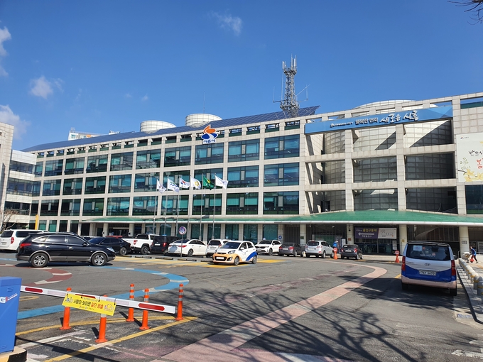 시흥시청사.(사진=김원규 기자).