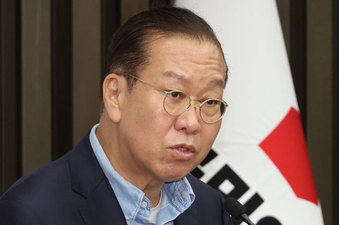 <strong>권영세 국민의힘 비상대책위원장이 6일 국회에서 열린 의원총회에서 후보 단일화를 촉구하고 있다. (사진=연합뉴스)</strong>