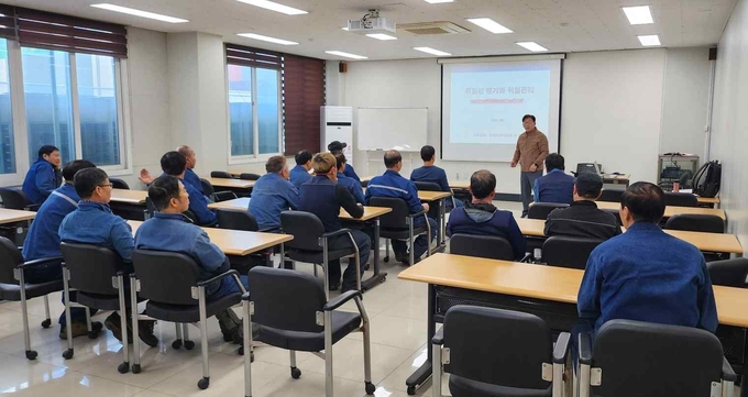 50인 미만 소규모 사업장 대상 찾아가는 산업재해 예방교육. (사진=경기도 제공)