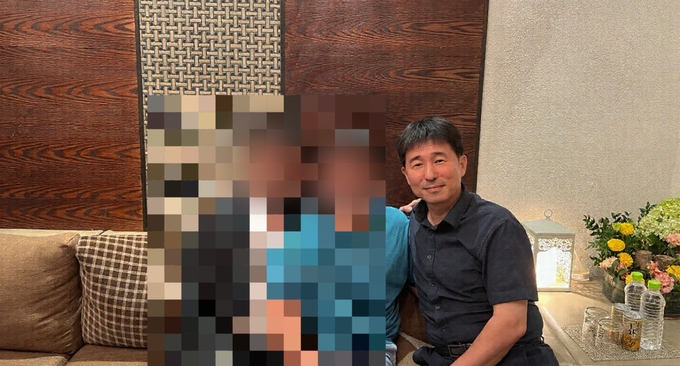더불어민주당이 19일 공개한 지귀연 서울중앙지법 부장판사의 룸살롱 방문 사진. (사진=더불어민주당 제공)