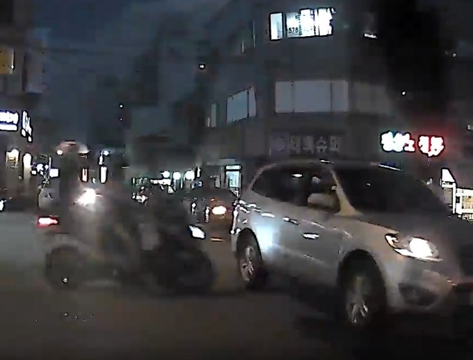 수도권 일대에서 고의로 교통사고를 일으키며 차량 운전자와 보험사를 상대로 1억 9000만을 편취한 일당 40명이 불구속 입건됐다. ( 사진 = 인천경찰청 제공 )