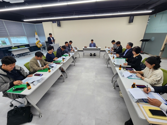 양주교육지원센터에서 개최된 신설 학교명 선정위원회 모습 (사진=이호민 기자)