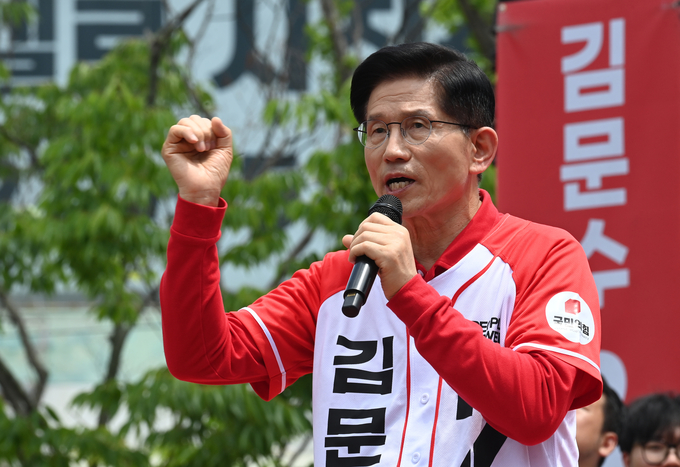 김문수 국민의힘 대선 후보가 21일 고양 일산 화정역 문화광장에서 집중 유세를 펼치고 있다. (사진=옥지훈 기자)