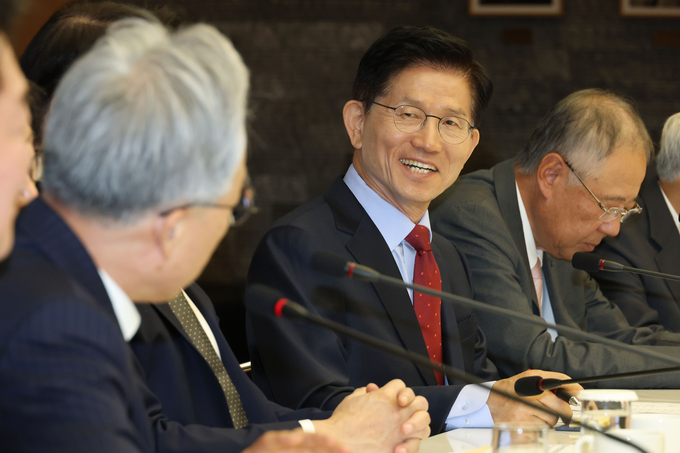 김문수 국민의힘 대선 후보가 22일 서울 중구 대한상공회의소에서 열린 경제 5단체장 간담회에 참석해 미소를 짓고 있다. (사진=연합뉴스)