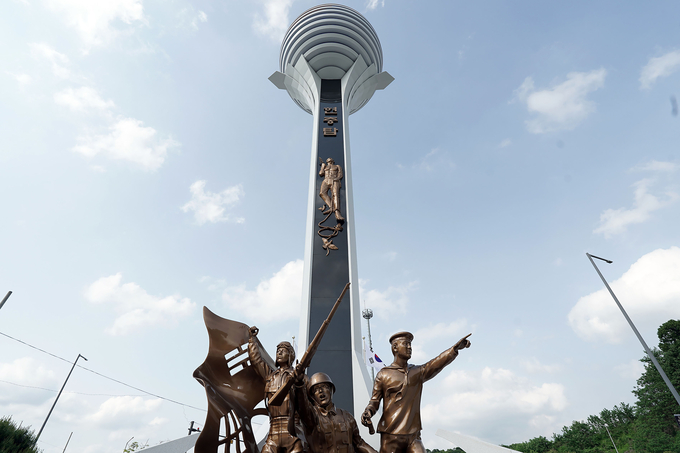 성남시 중원구 여수동 시청 공원에 새롭게 건립된 현충탑 전경. (사진=성남시 제공)