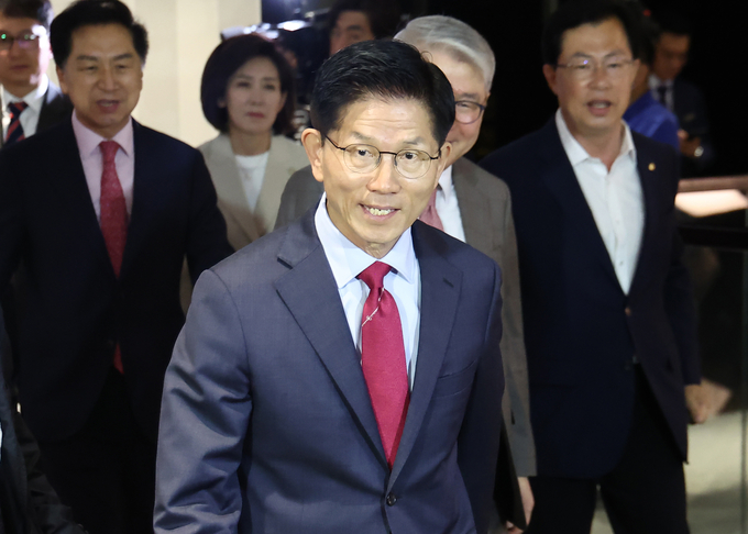 김문수 국민의힘 대선 후보가 23일 중구 더플라자호텔 서울에서 열린 2025년 제3회 국가와 민족을 위한 조찬기도회에 참석하고 있다.(사진=연합뉴스)
