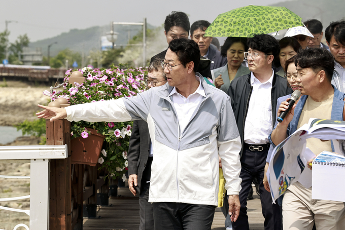 정명근 화성특례시장이 ‘제15회 화성 뱃놀이 축제’를 앞두고 막바지 로드체킹을 실시하고 있다. (사진=화성시 제공)