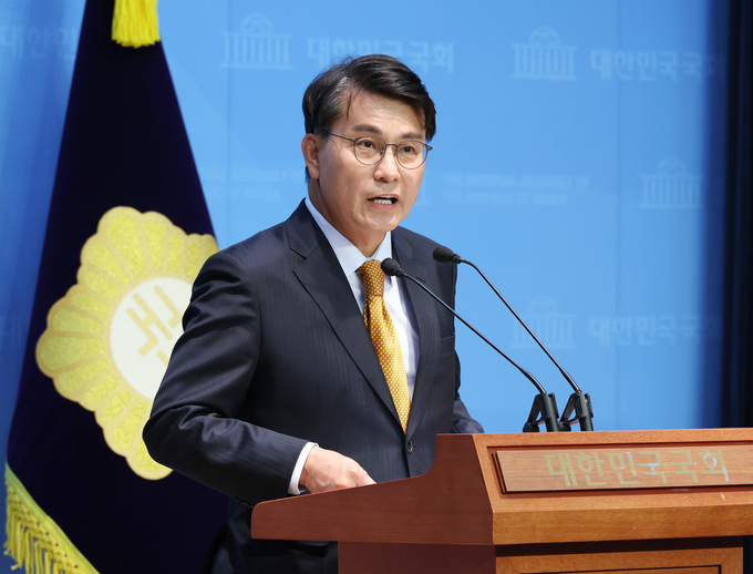 윤상현 국민의힘 의원이 지난 18일 국회 소통관에서 현안과 관련해 회견하고 있다. (사진=연합뉴스)