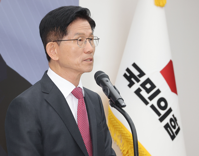 김문수 국민의힘 대선 후보가 27일 국민의힘 중앙당사에서 국토 발전 관련 공약발표 기자회견을 하고 있다. (사진=연합뉴스)