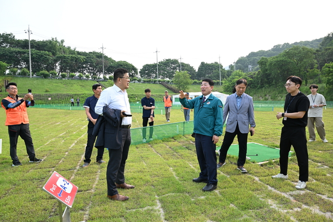 백경현 구리시장이 공약사업에 대한 2차 현장점검을 실시했다. (사진=구리시 제공)