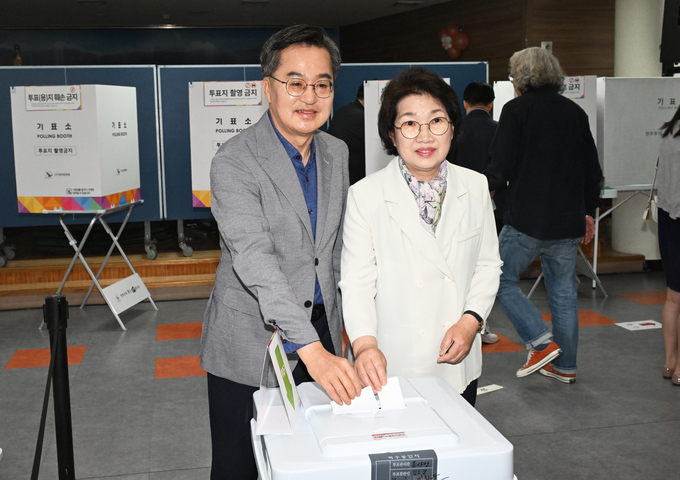 김동연 “‘민주주의 꽃’ 투표 솔선…부정선거 없다”