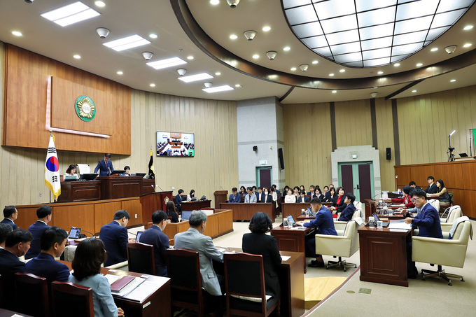 의왕시의회가 제311회 임시회를 열어 상정된 안건을 의결했다. (사진=의왕시의회 제공)