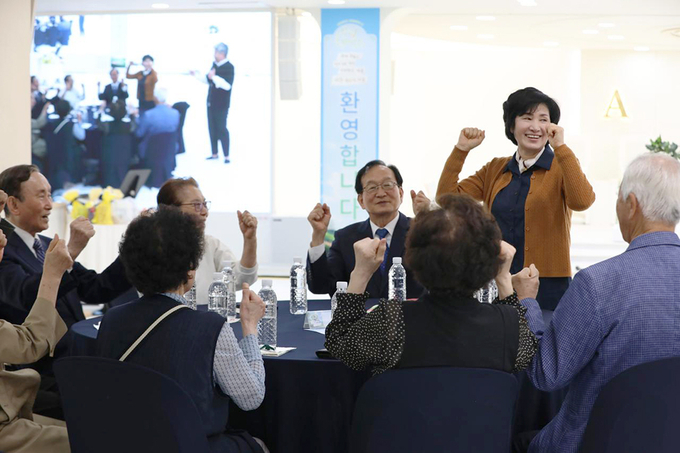 지난 10일 신천지 왕십리교회에서 가족 초청 잔치가 열린 가운데, 참석 가족들이 단합 게임을 즐기고 있다. (사진=신천지 요한지파)