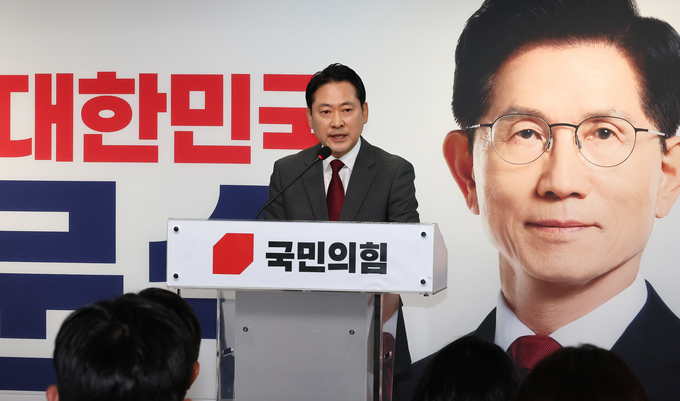 장동혁 국민의힘 선대위 상황실장이 2일 여의도 중앙당사에서 긴급 현안 기자회견을 열고 있다. (사진=연합뉴스)