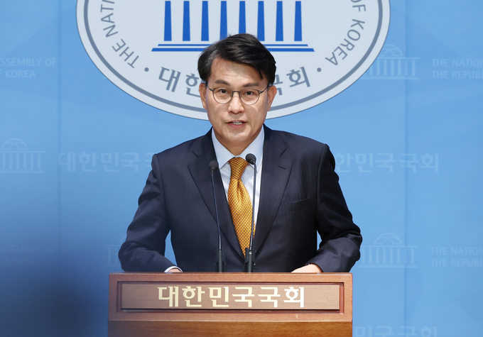 윤상현 국민의힘 의원이 지난달 18일 국회 소통관에서 현안과 관련해 회견하고 있다. (사진=연합뉴스)