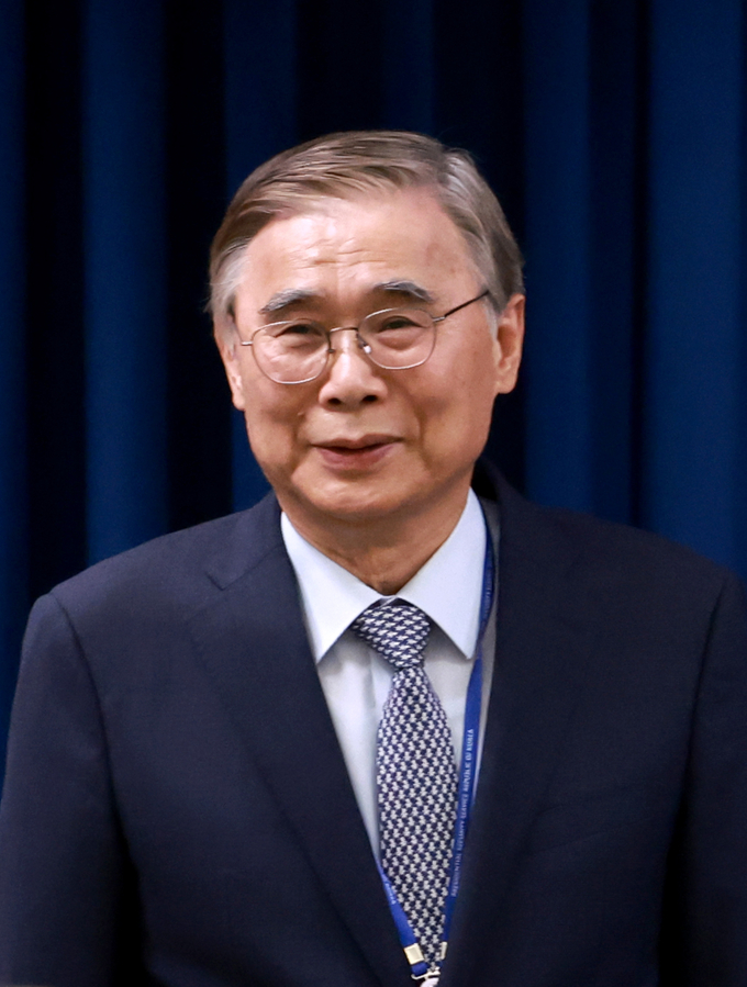 4일 서울 용산 대통령실 청사에서 열린 이재명 정부 첫 인사브리핑에서 이종석 신임 국가정보원장 후보자가 소개되고 있다. (사진=연합뉴스)