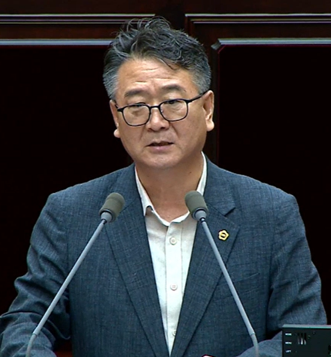 5일 오전 이순학 인천시의원이 시의회 본회의에서 5분 자유발언을 하고 있다. ( 사진 = 인천시의회 제공 )
