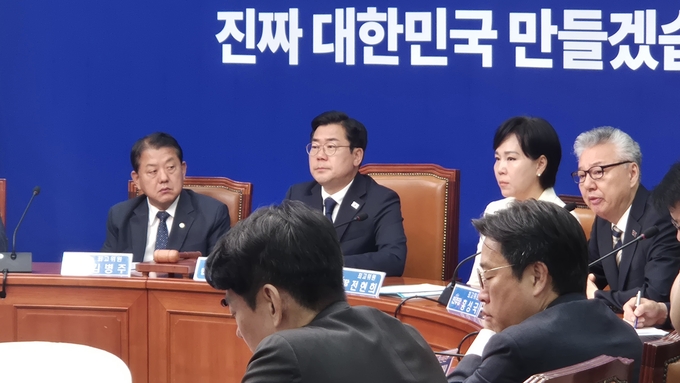 더불어민주당 지도부가 9일 오전 국회에서 최고위원회의를 열고 있다. (사진=김한별 기자)
