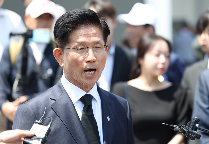 김문수 국민의힘 전 대선후보가 지난 6일 서울 동작구 국립서울현충원을 찾아 참배를 마친 후 입장을 밝히고 있다.(사진=연합뉴스)