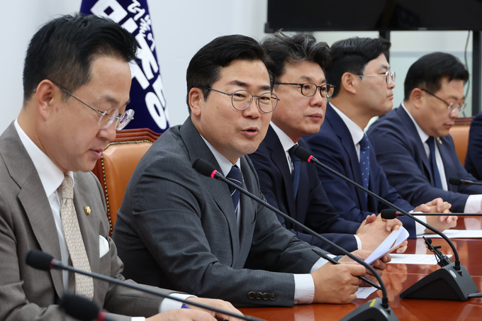 박찬대 더불어민주당 대표 직무대행 겸 원내대표가 10일 국회에서 현 원내지도부의 마지막 원내대책회의를 주재하며 소회를 말하고 있다. (사진=연합뉴스)