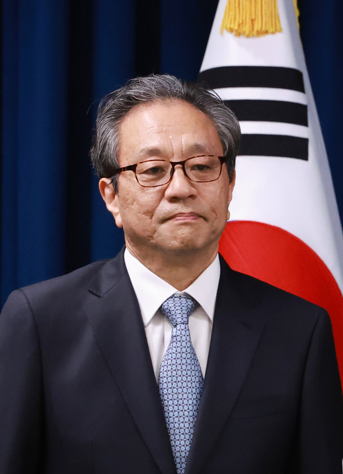이재명 대통령은 6일 강훈식 대통령 비서실장의 대통령실 1차 인선 브리핑을 통해 대통령실 사회수석에 문진영 서강대 교수를 임명했다고 밝혔다. 사진은 이날 인선 발표에 참석한 문 수석. 사진=연합뉴스)