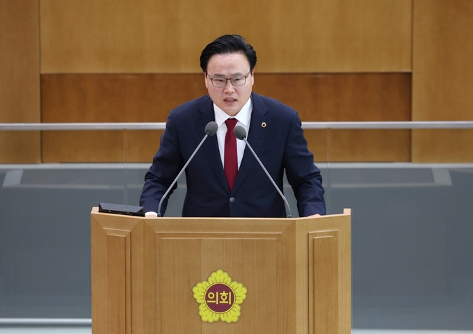 김정영(국힘·의정부1) 경기도의원이 11일 경기도의회에서 열린 제384회 정례회 제2차 본회의에서 5분 자유발언을 하고 있다. (사진=경기도의회 제공)