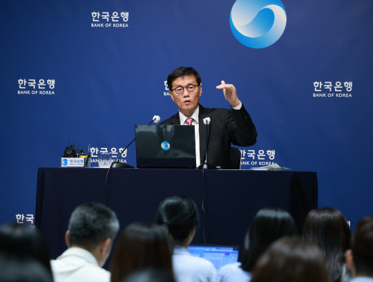 이창용 한국은행 총재가 지난달 금융통화위원회 후 기자간담회에서 발언하고 있다. (사진=한국은행 제공)