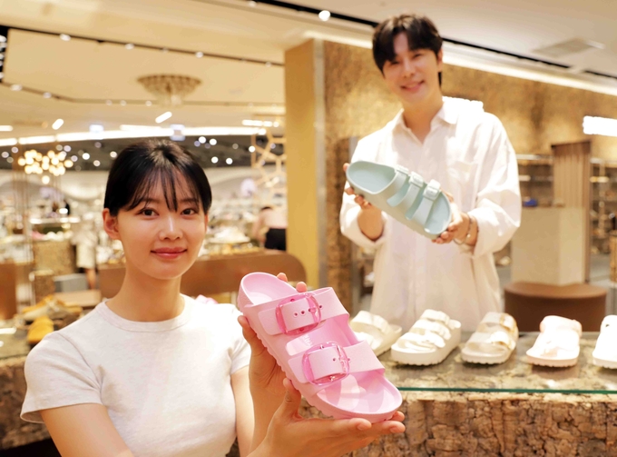 신세계백화점, 예년보다 앞당긴 ‘서머 슈즈 페어’ 최대 규모 진행