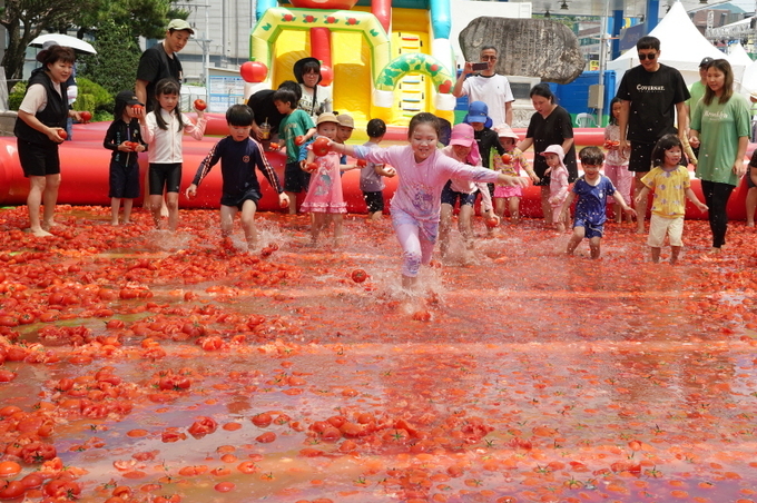 지난해 토마토 축제에 참가한 아이들의 모습. (사진=광주시 제공)