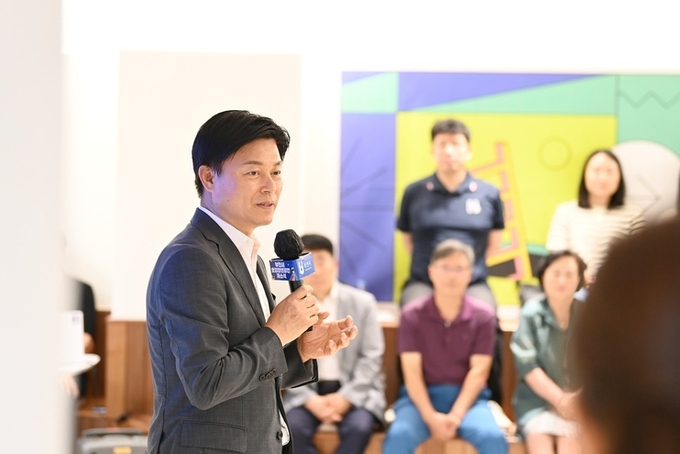 조용익 부천시장이 개소식에서 인사말을 하고 있다. (사진=부천시 제공)