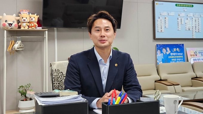 17일 황대호 경기도의회 문화체육관광위원장이 기자간담회를 갖고 있다. (사진=우경오 기자)