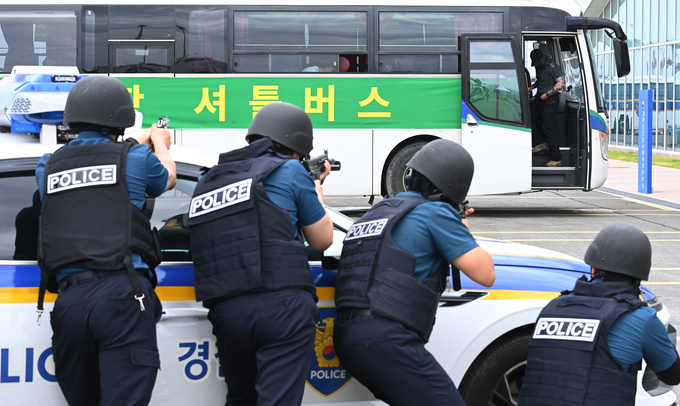  19일 평택당진항 국제여객터미널에서 '2025년 상반기 대테러 관계기관 합동훈련'이 진행됐다. (사진=옥지훈 기자)