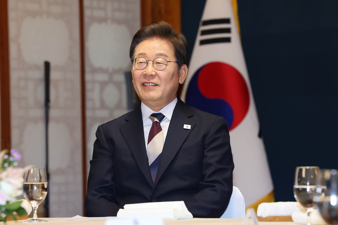 이재명 대통령이 지난 4일 국회 사랑재에서 열린 제21대 대통령 취임 기념 오찬에 참석해 있다. (사진=연합뉴스)